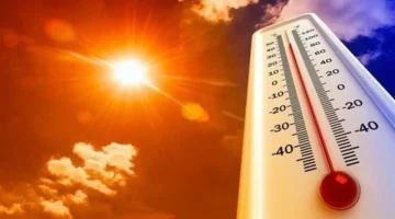 حالة الطقس اليوم تحدد فرص الأمطار واضطرابات الرياح في مناطق متفرقة